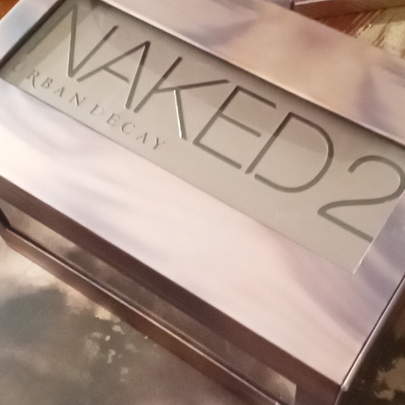 STILL SEALED URBAN DECAY NAKED 4 SOME EYESHADOW PALETTE VAULT - Picture 3 of 8